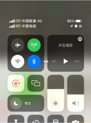江汉苹果手机维修分享iPhone双卡信号解决办法 