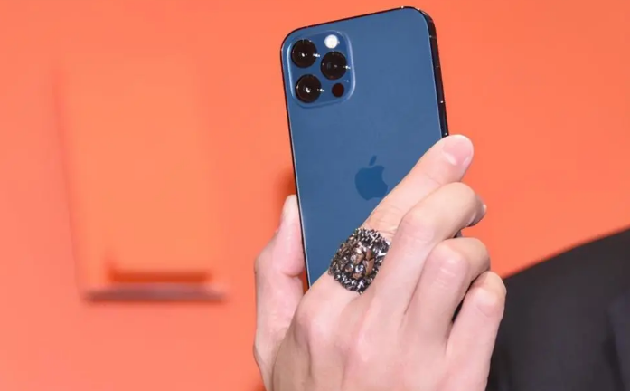 江汉苹果手机维修分享iPhone12系列重启方法教程 